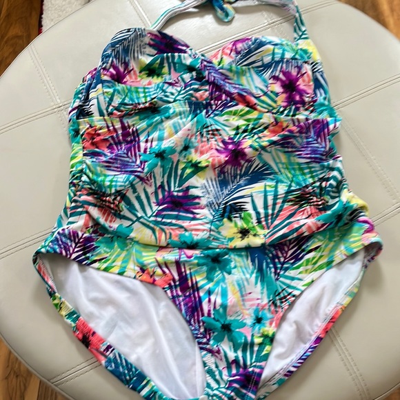 Tropical pattern one piece. Halter top size Large CATALINA - Picture 1 of 4